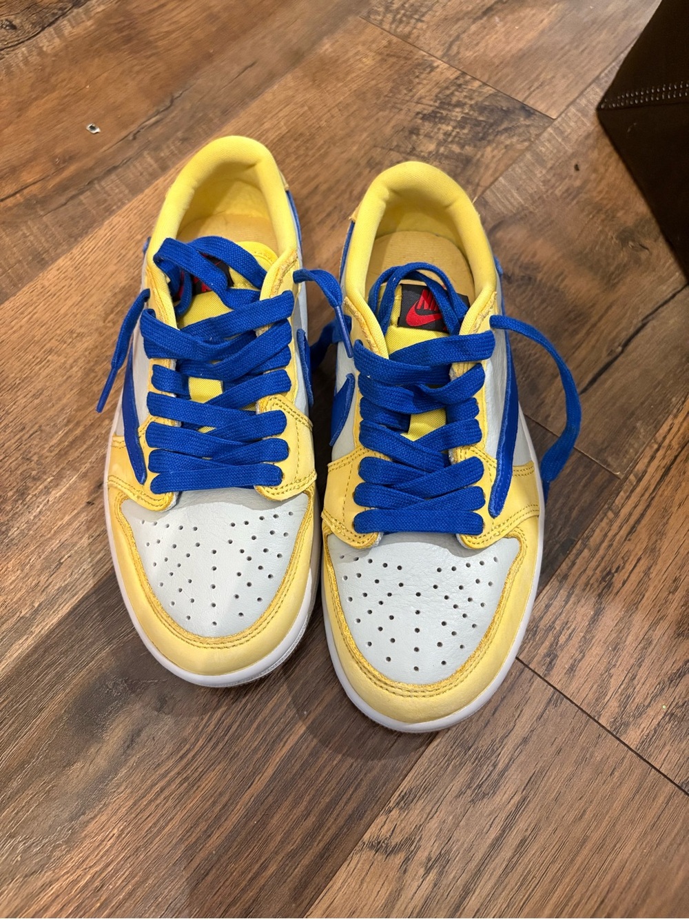 Nike Air Jordan 1 Low OG x Travis Scott 'Canary' sneakers 5.5 w, 4y or 5m - Picture 2 of 4